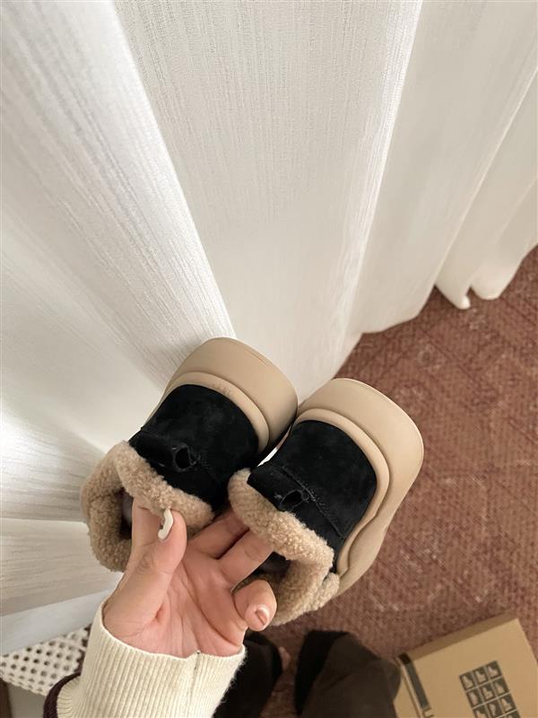 2025126111810889 270